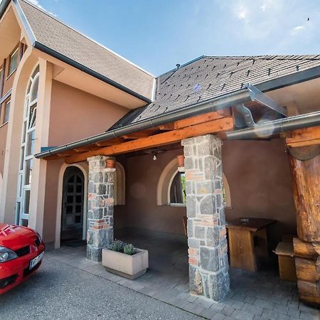 Guesthouse Mars Ig Екстериор снимка