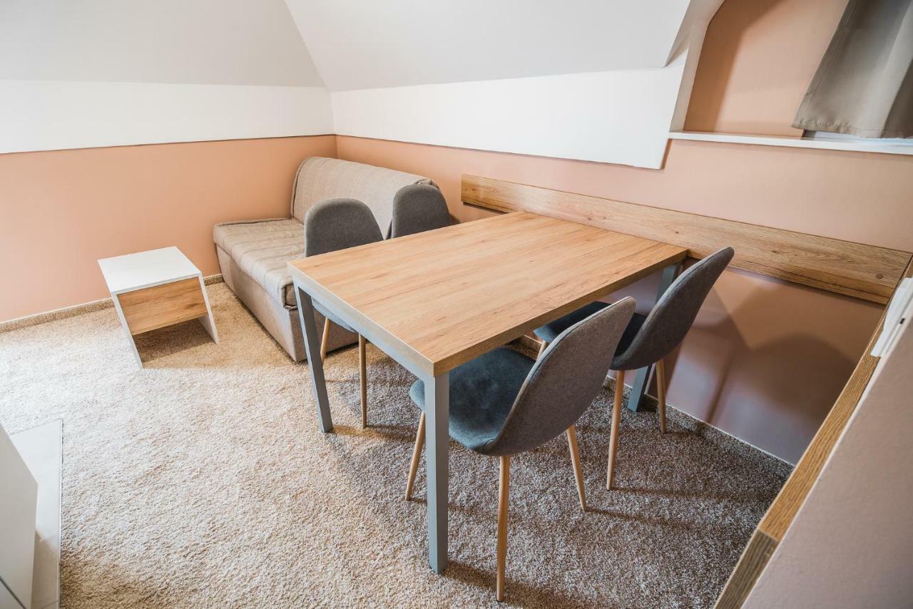 Guesthouse Mars Ig Екстериор снимка