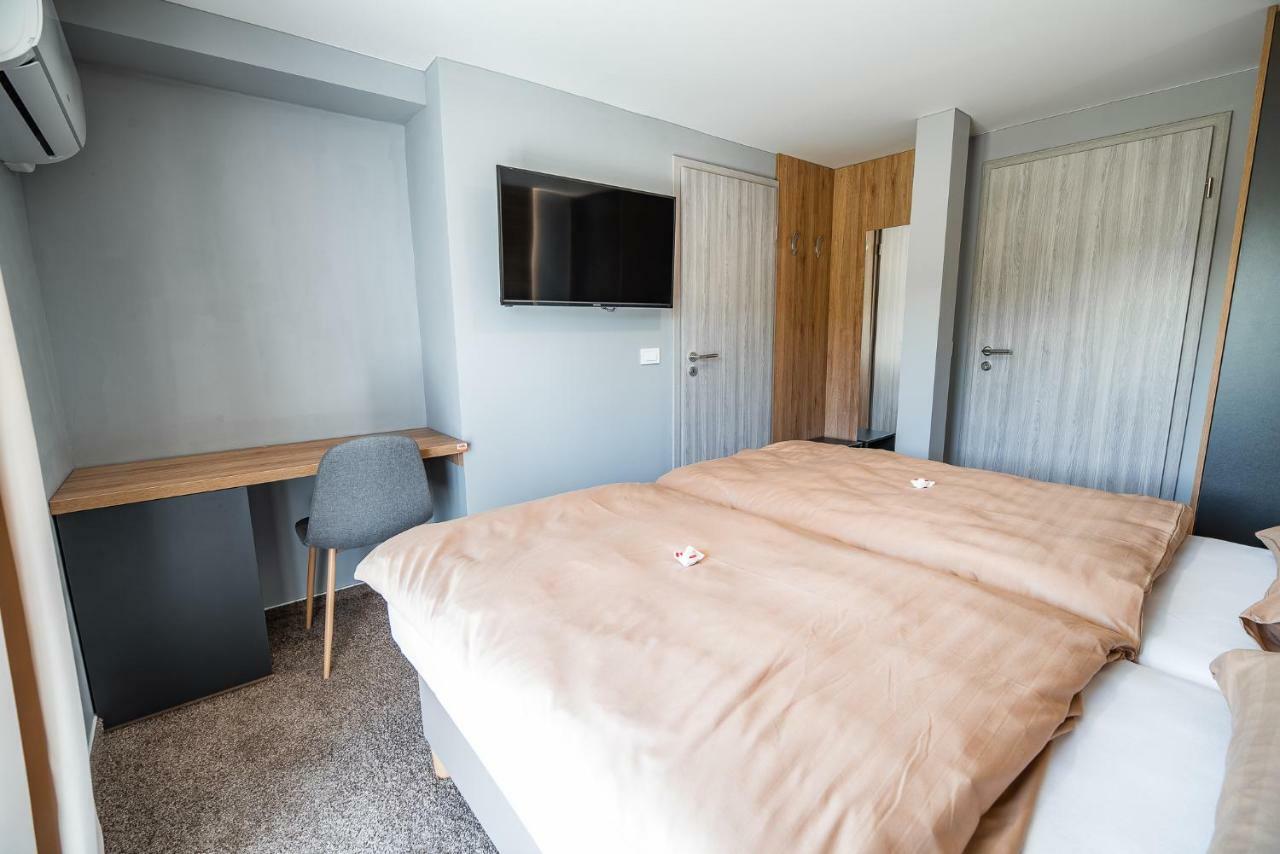 Guesthouse Mars Ig Екстериор снимка